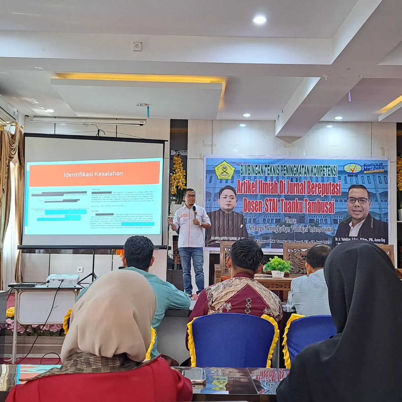 Workshop Peningkatan Penulisan Artikel Ilmiah Bereputasi di STAI Tuanku Tambusai: Dorong Dosen Menuju Publikasi Internasional
