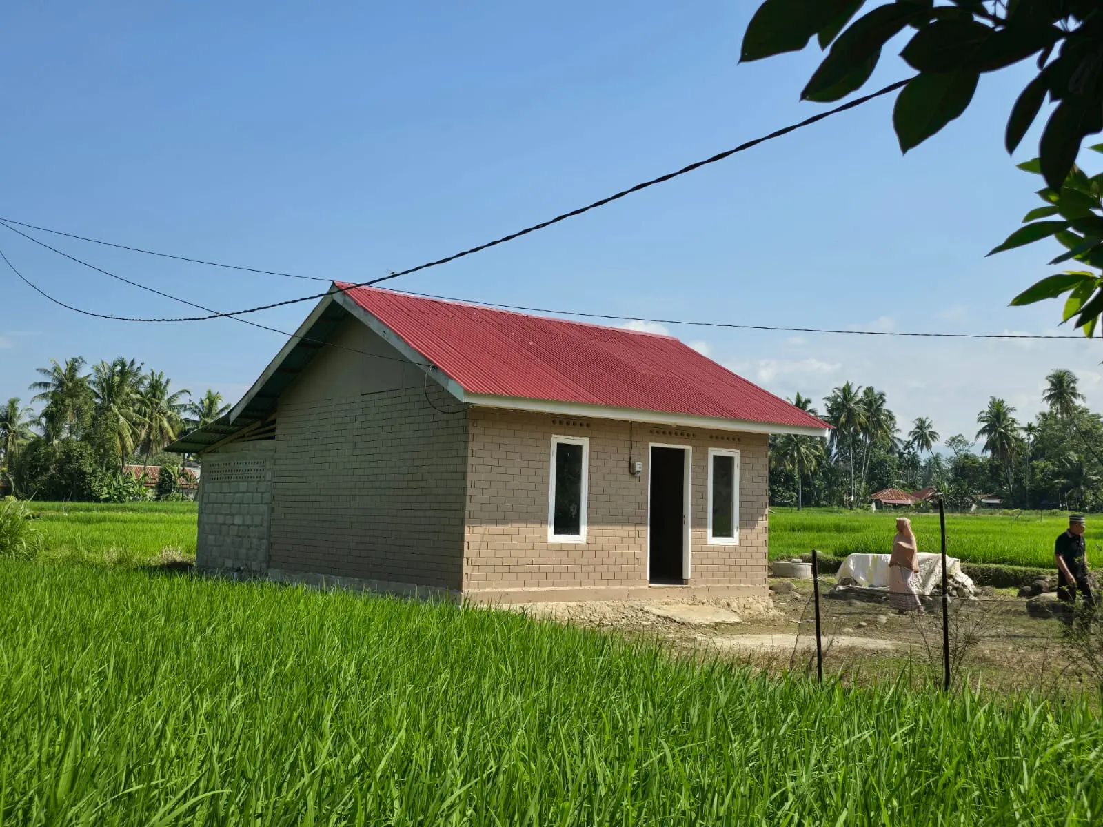 Kisah Dua Keluarga Miskin di Koto Lalang: Dari Rumah Tak Layak Huni, Kini Tempati Hunian Nyaman Sepablock Inovasi Semen Padang