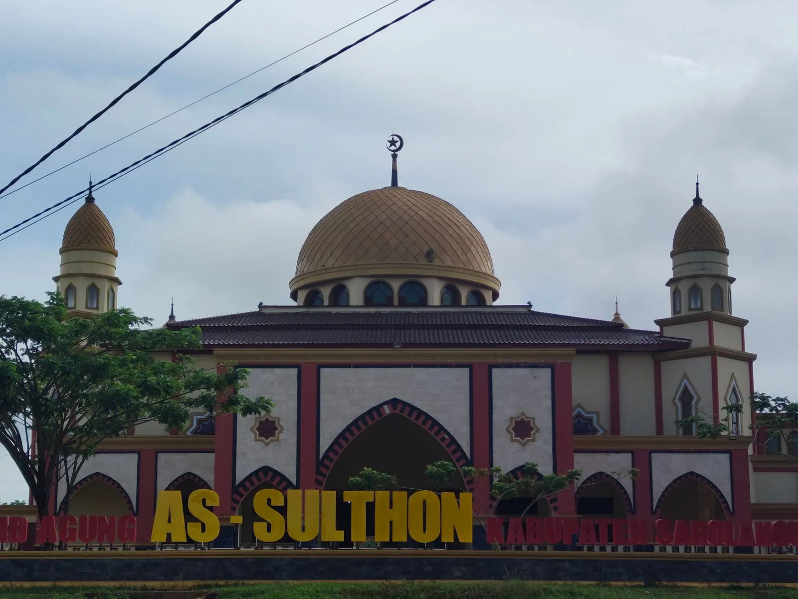 Masjid As Sulthon, Masjid Kubah “Emas”