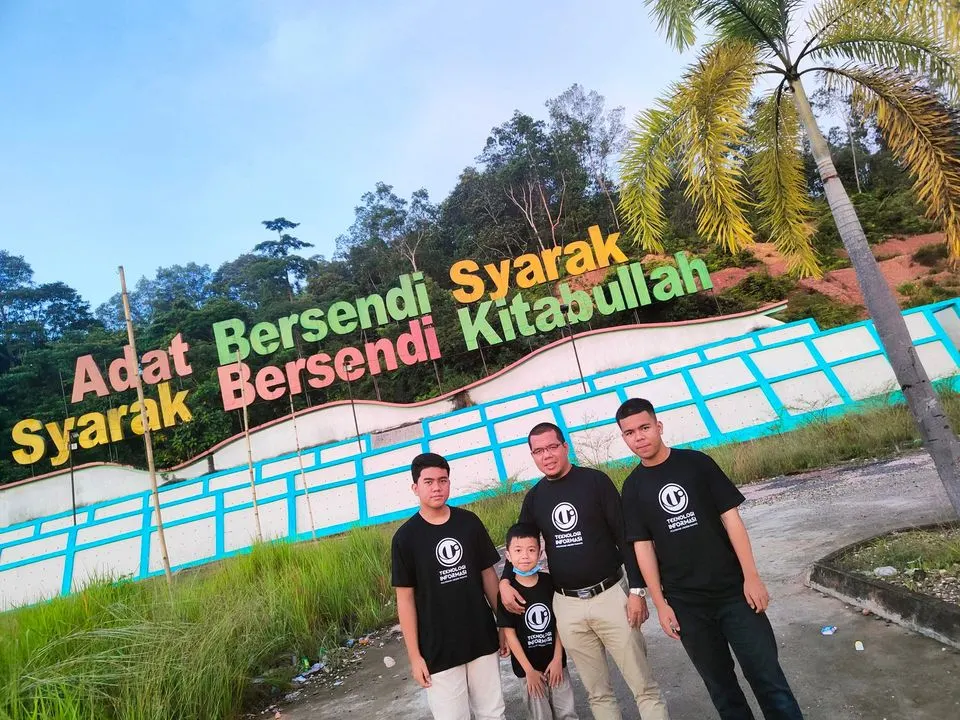 Berkunjung ke Masjid Agung Baitul Makmur di Bangko