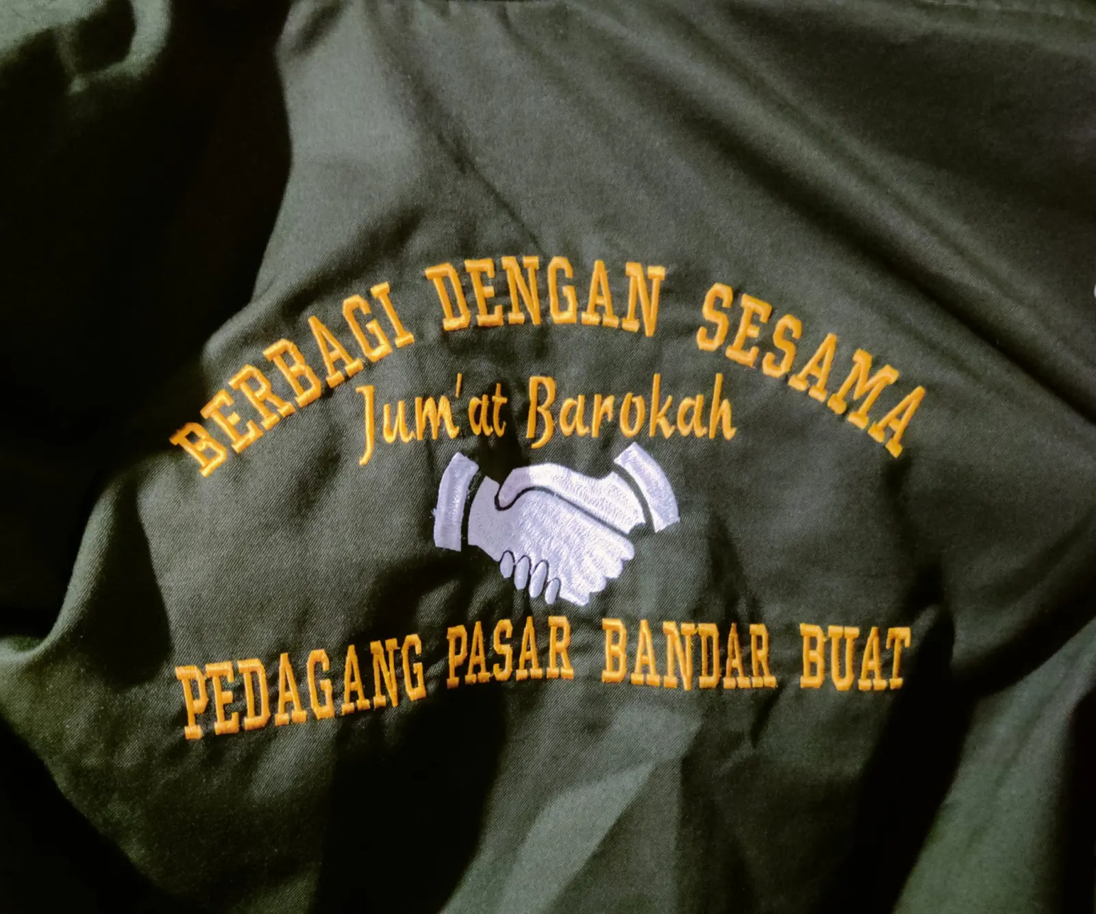Pedagang Pasar Bandar Buat Berbagi “Jum’at Barokah”