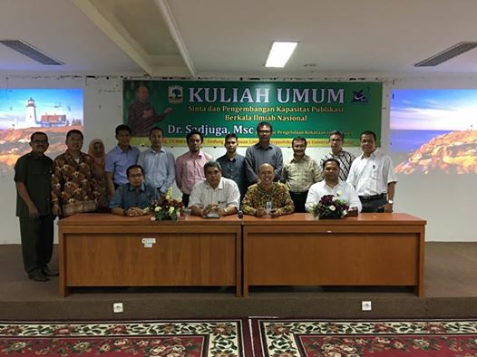 Mengikuti Kuliah Umum Tentang Publikasi Ilmiah